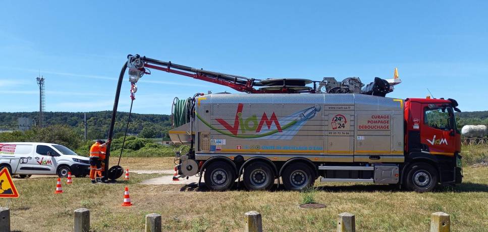 VIAM dispose d’un hydrocureur recycleur d’eau